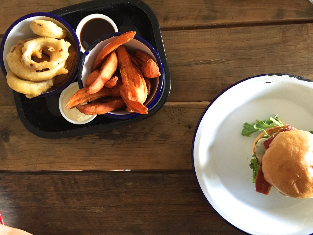 the empire cafe and burger bar mullumbimby