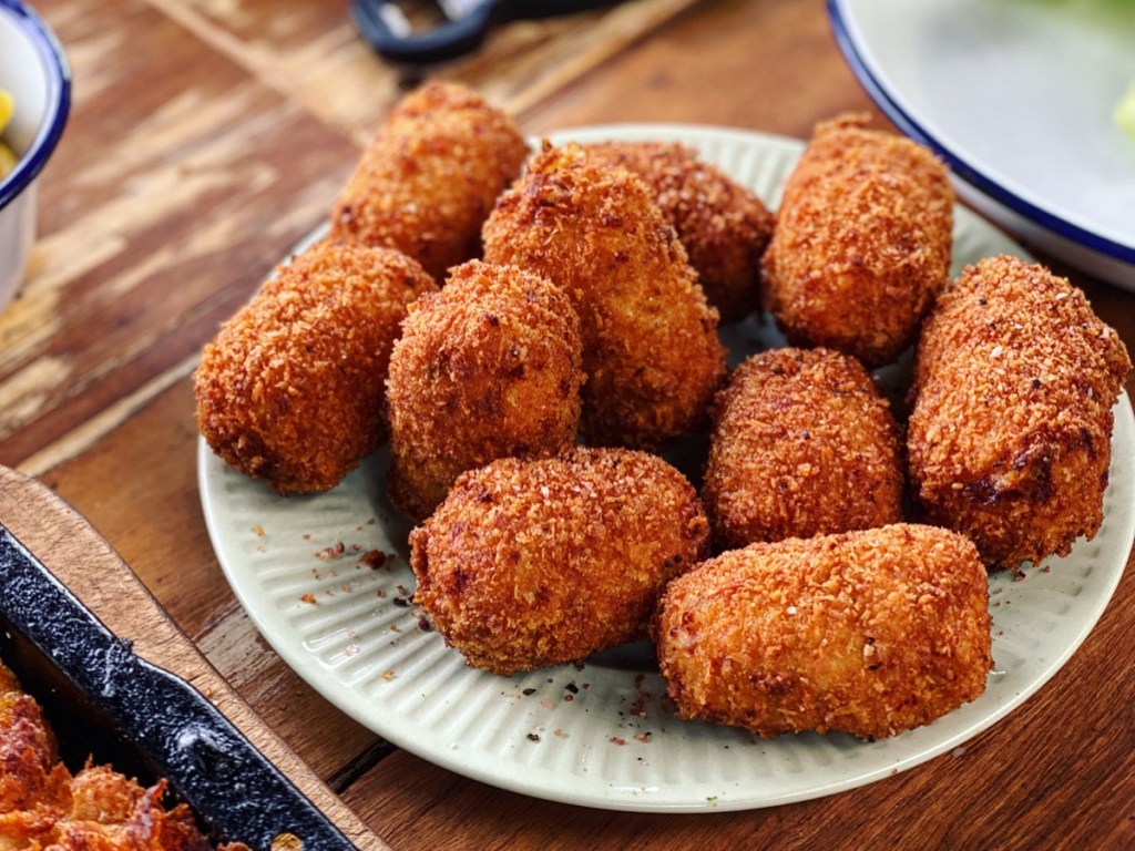 Cheesy ham & kimchi&nbsp;croquettes